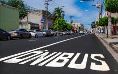 transerp-comeca-a-multar-carros-flagrados-no-corredor-de-onibus-da-avenida-saudade-em-ribeirao-preto,-sp