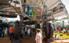 agrishow-movimenta-r$-13,2-bilhoes-em-negocios-e-anuncia-joao-carlos-marchesan-na-presidencia-da-feira