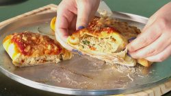 ‘barato-da-cozinha’:-aprenda-a-fazer-calzone-recheado-com-frango