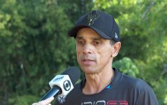 apicultor-que-ajudou-no-resgate-de-agricultor-atacado-em-jaboticabal-fala-em-10-mil-abelhas:-‘estava-coberto’